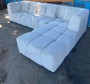 Modern White Sectional Sofa With Chaise