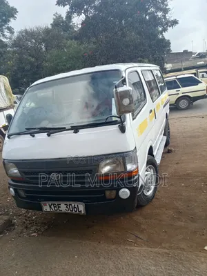 Toyota HiAce 2002 White