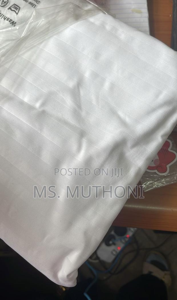 6*6 White Duvet Cover Set With Two Pillowcase and Flat Bedsheets* - thumbnail 2