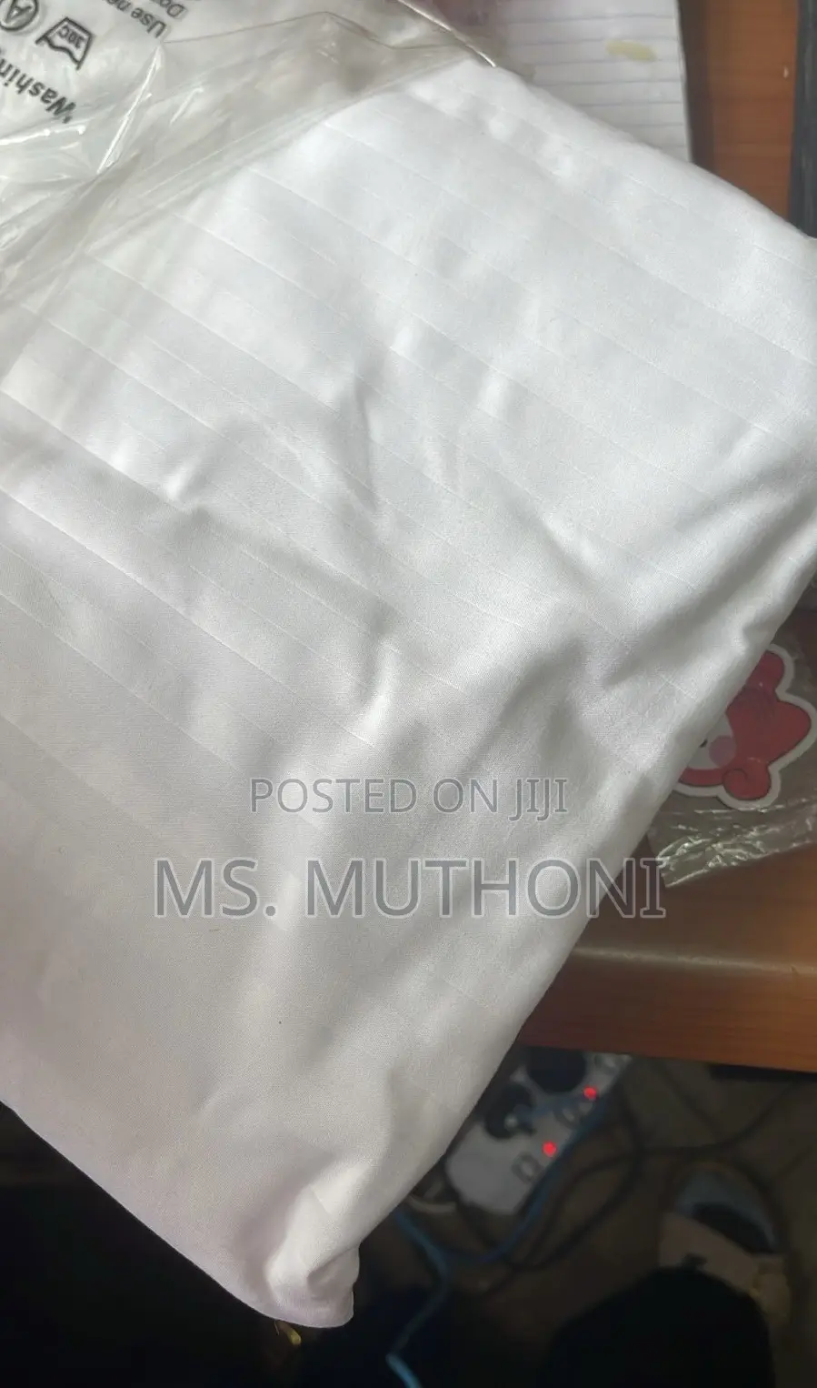 6*6 White Duvet Cover Set With Two Pillowcase and Flat Bedsheets*