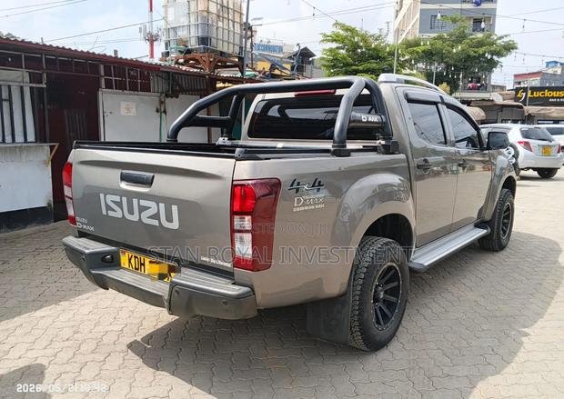 Isuzu Dmax 2022 - thumbnail 2