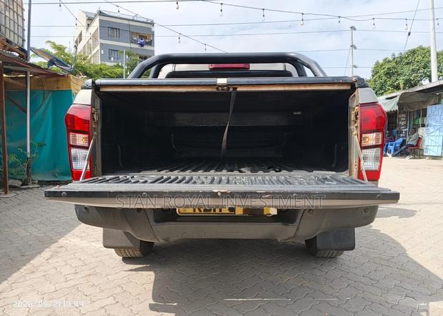 Isuzu Dmax 2022 - thumbnail 7