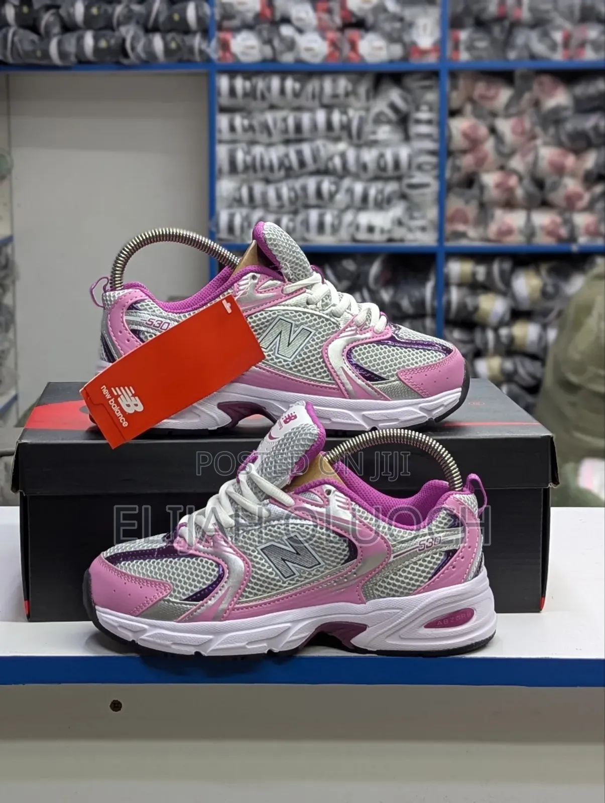 New Balance 530 Purple
36,37,38,39,40,41,42