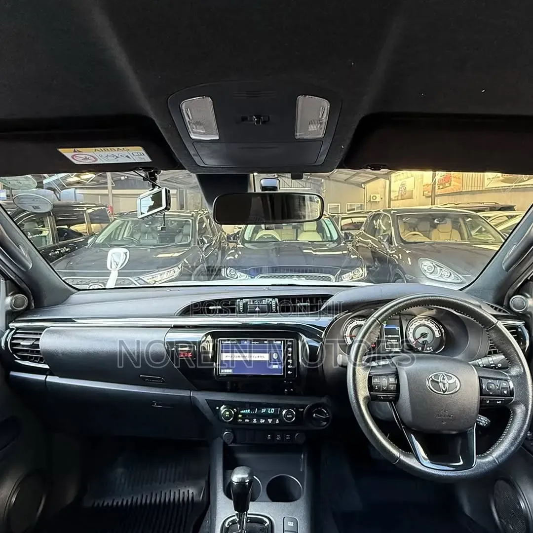 Toyota Hilux Revo Double Cab Petrol 2.7 AWD 2021 White