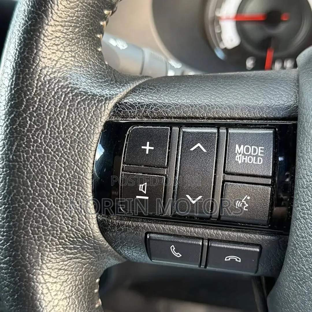 Toyota Hilux Revo Double Cab Petrol 2.7 AWD 2021 White