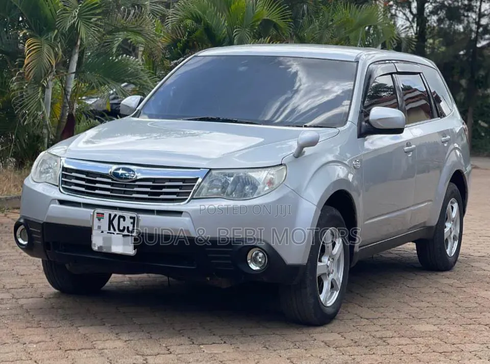 Subaru Forester 2010 Silver