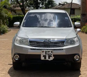 Subaru Forester 2010 Silver