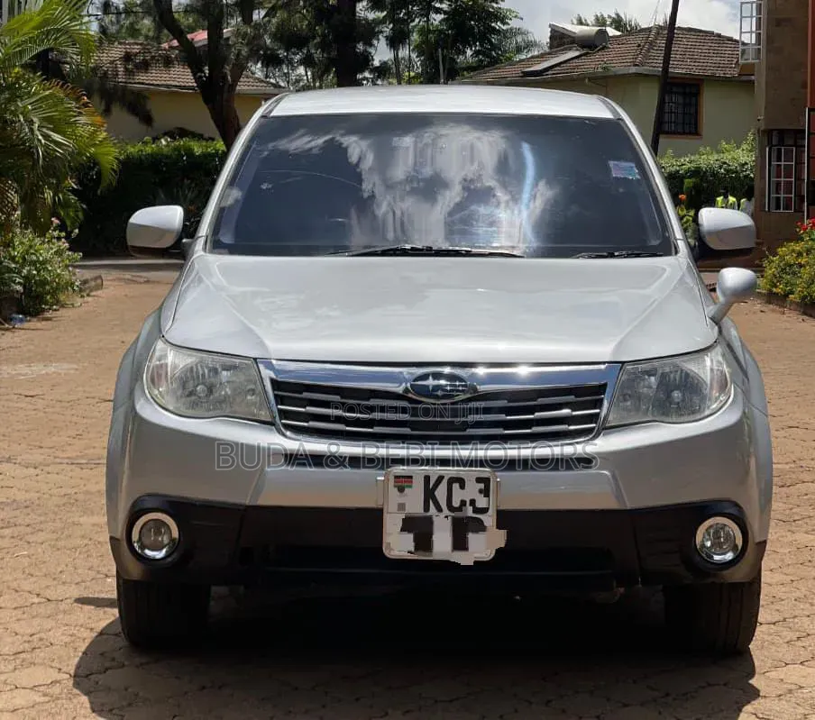 Subaru Forester 2010 Silver