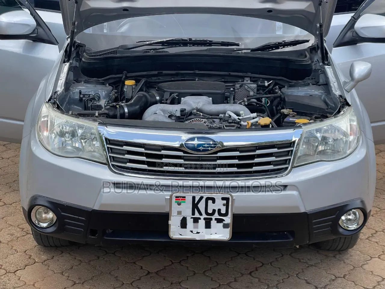 Subaru Forester 2010 Silver