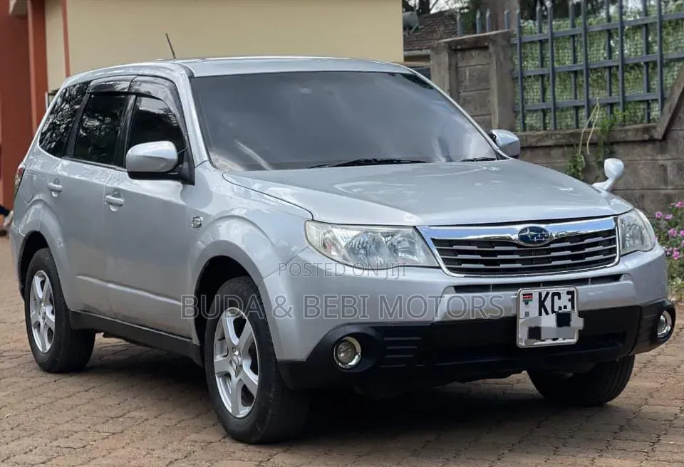 Subaru Forester 2010 Silver