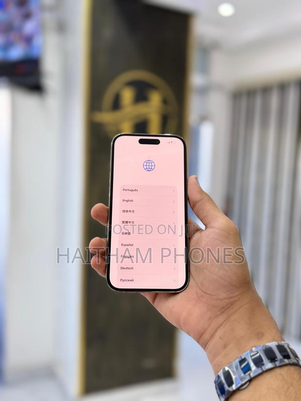 Apple iPhone 14 Pro 256 GB Gold - main view