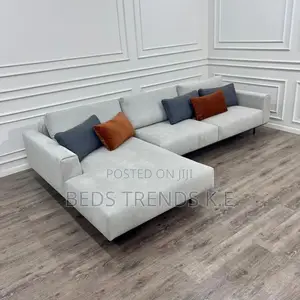 Modern Light Grey Sectional Sofa With Chaise Accent Pillows