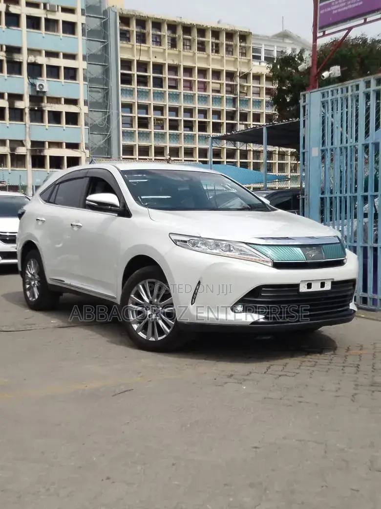 Toyota Harrier 2.0 2018 White
