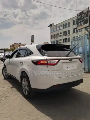 Toyota Harrier 2.0 2018 White