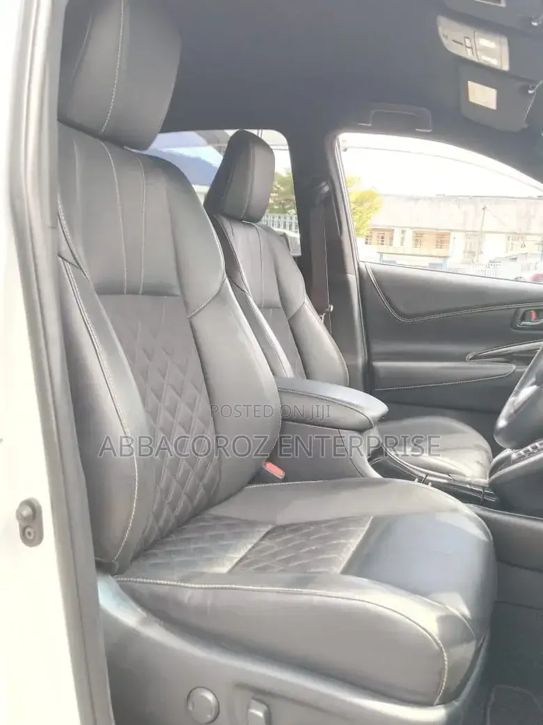 Toyota Harrier 2.0 2018 White