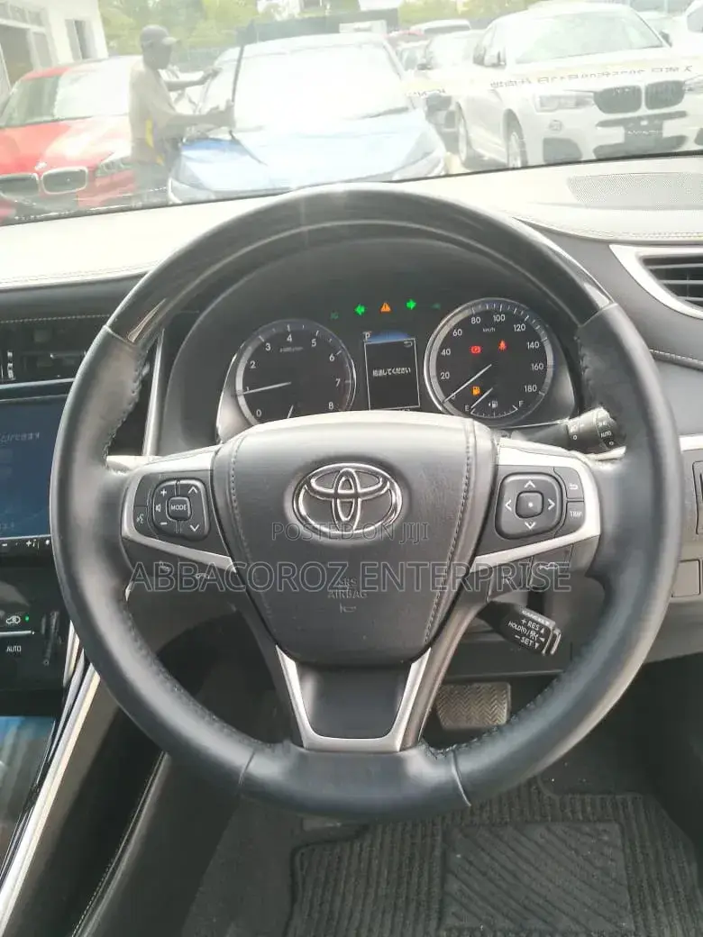 Toyota Harrier 2.0 2018 White