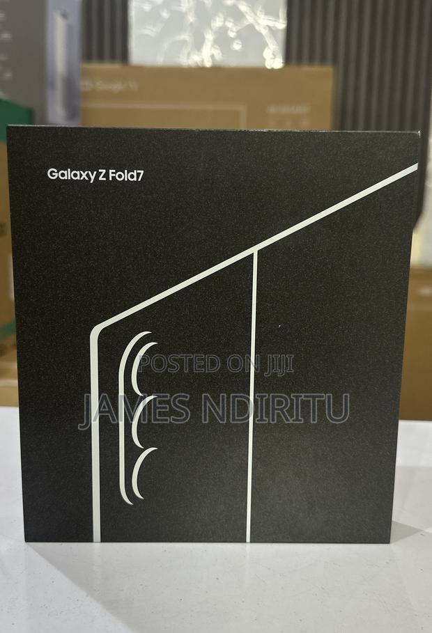 New Samsung Galaxy Z Fold7 256 GB Silver - thumbnail 2