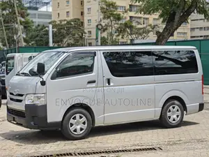 Toyota HiAce 2018 Silver
