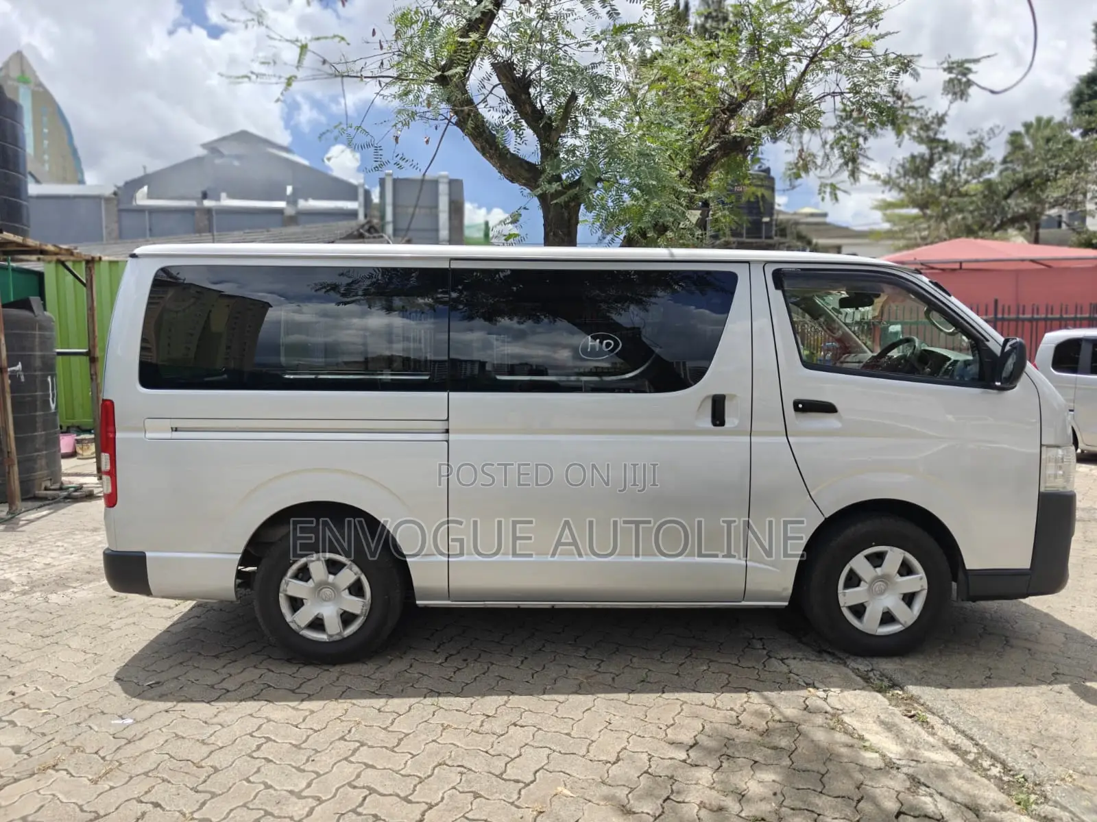 Toyota HiAce 2018 Silver