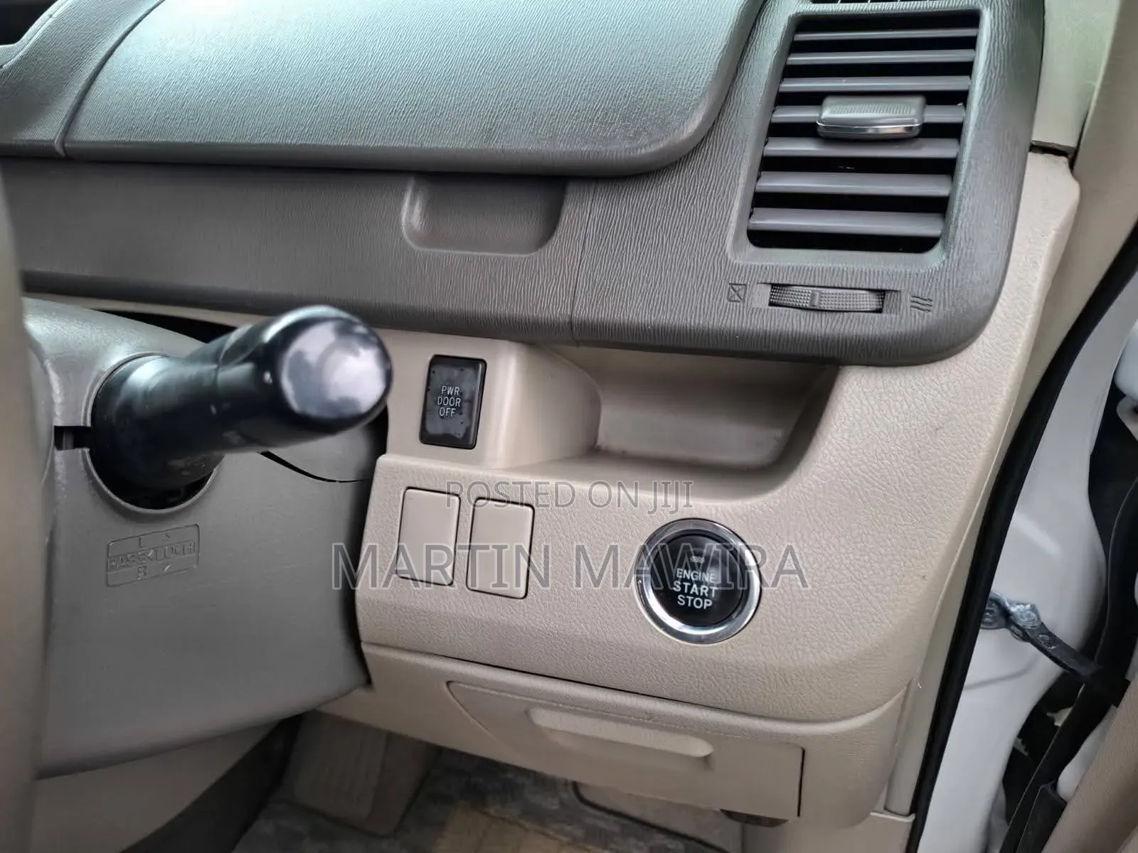 Toyota Noah 2013 White