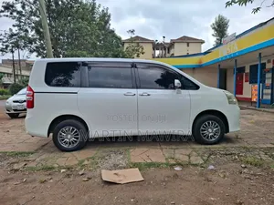 Toyota Noah 2013 White