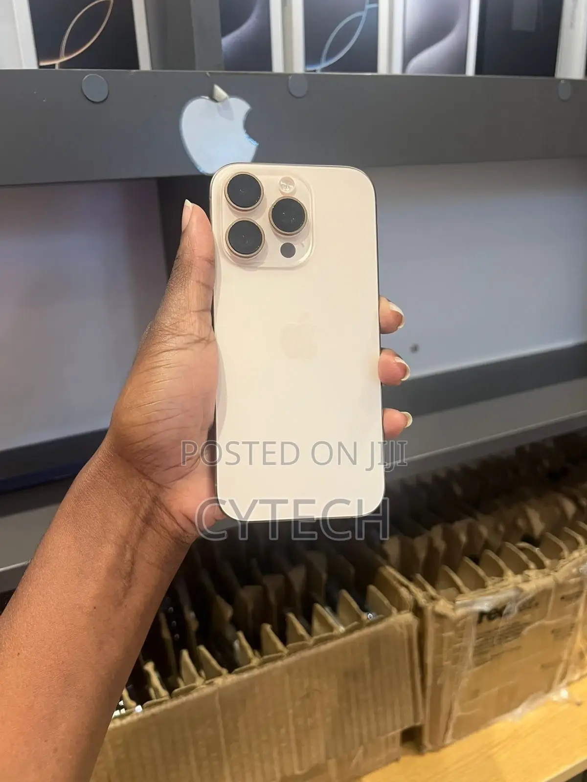Apple iPhone 16 Pro 256 GB Gold