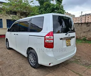 Toyota Noah 2013 White