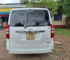 Toyota Noah 2013 White