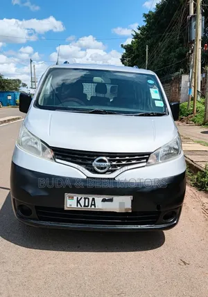 Nissan Serena 2014 Silver
