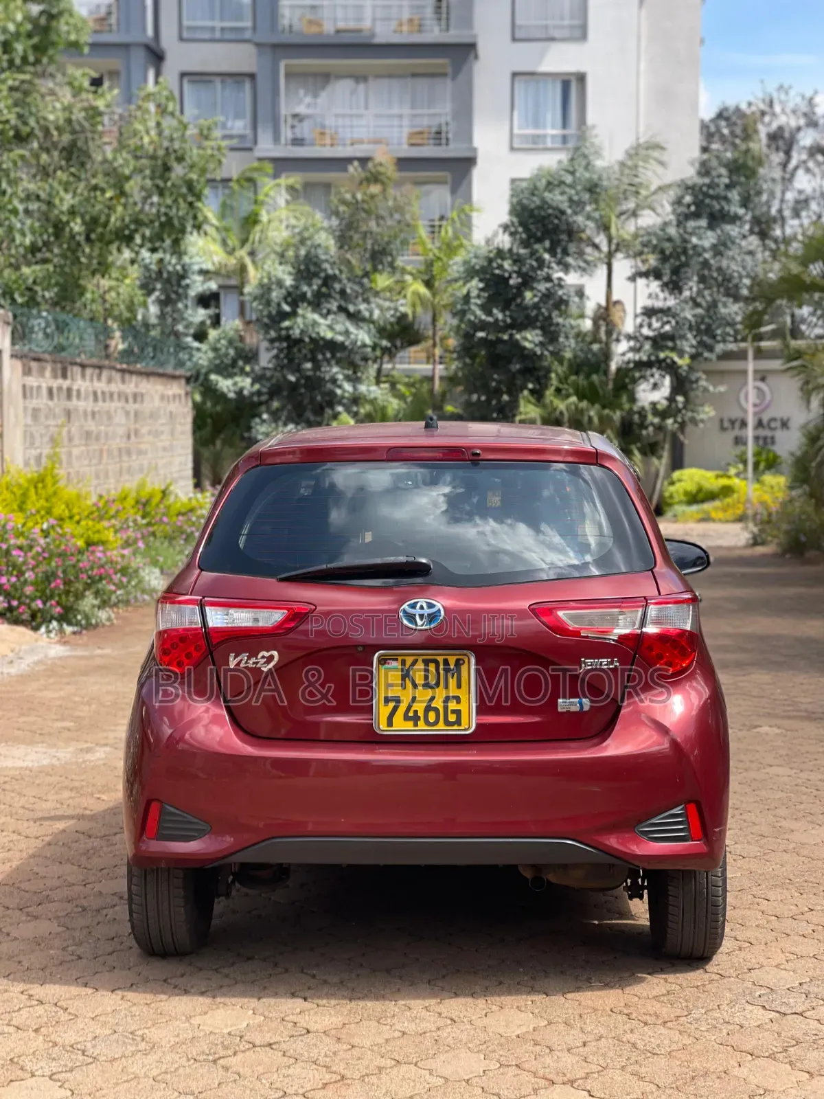 Toyota Vitz 2017 Red