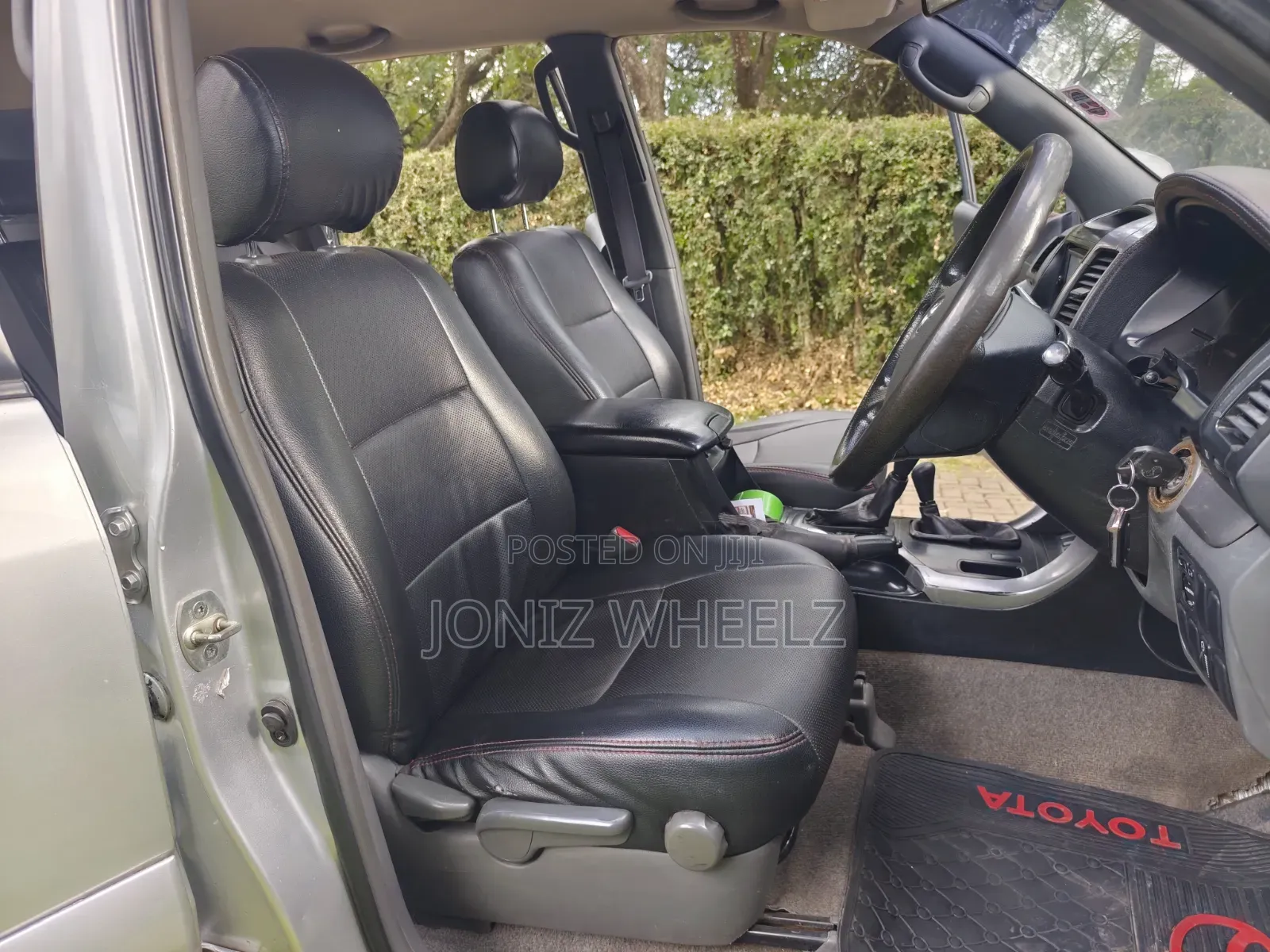 Toyota Land Cruiser Prado 2.7 5dr 2004 Silver