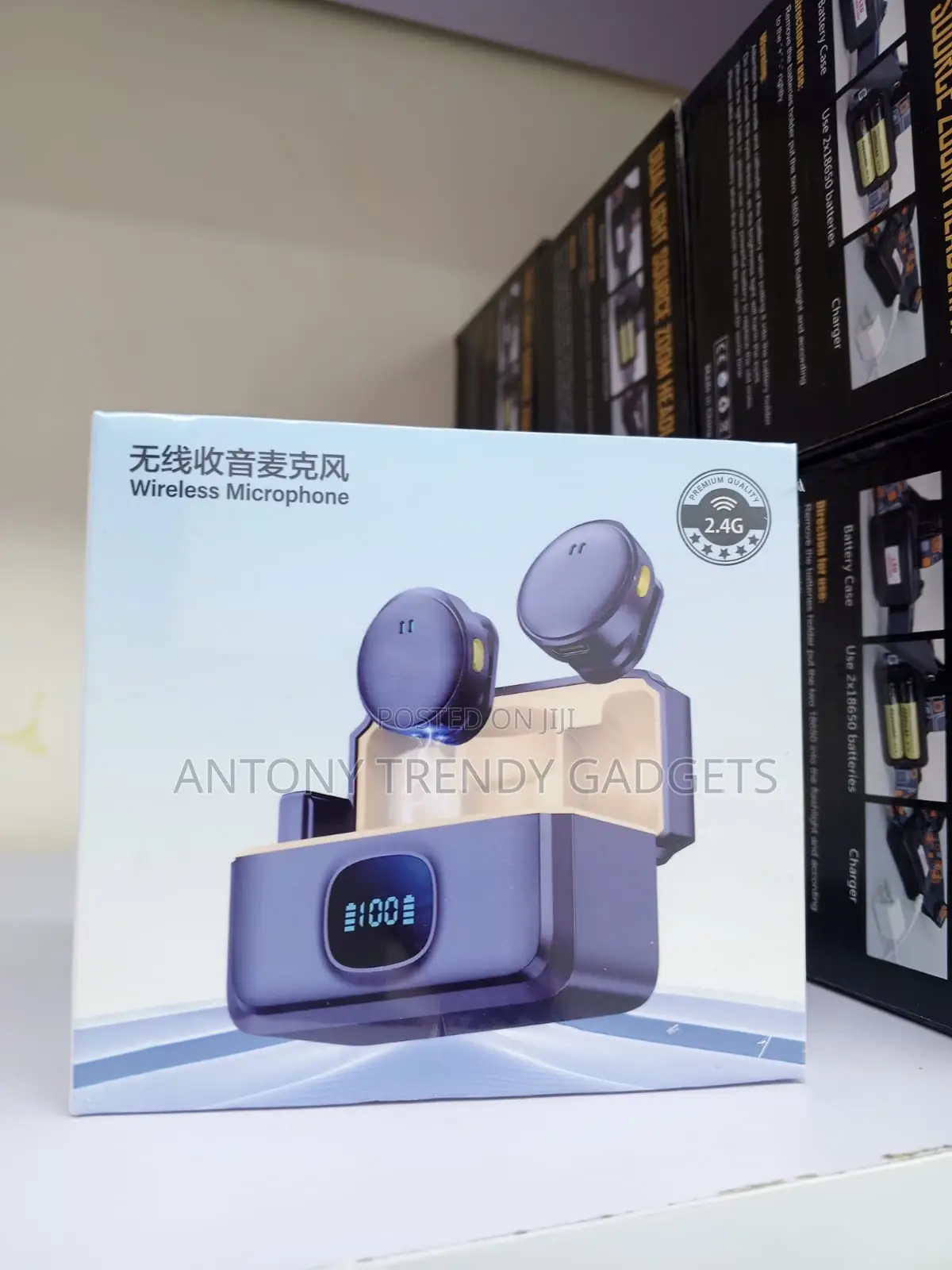 Q8 Clip-on Wireless Mic for Android iPhone Interviews