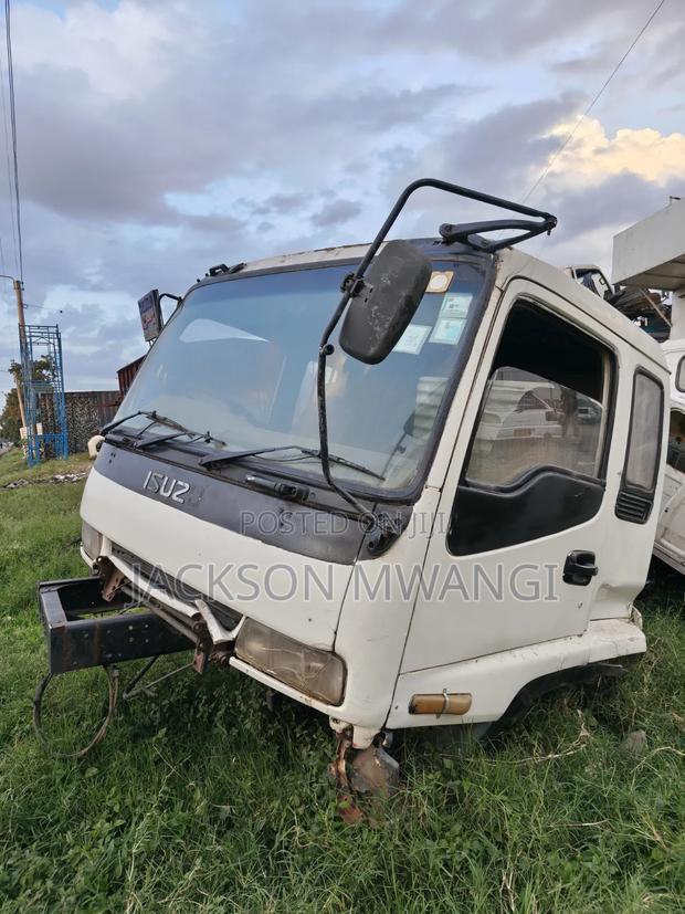 Isuzu FRR Cabin Intact - thumbnail 2