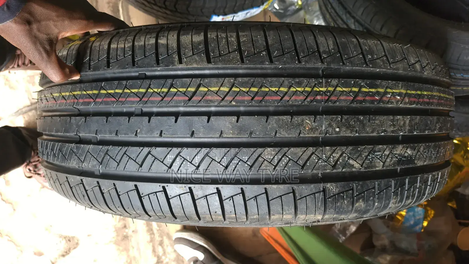 235/60r18 Journey