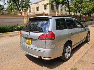Nissan Wingroad 2005 Silver