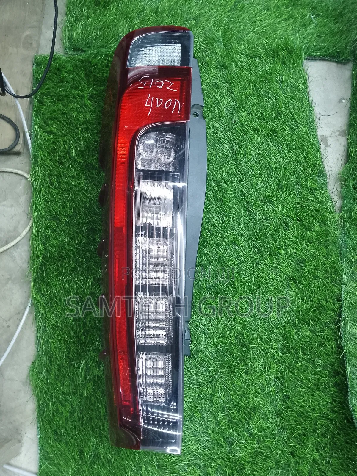 Toyota Voxy 2015 Tail Lights