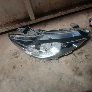 Headlight Cx5 Xenón RHS