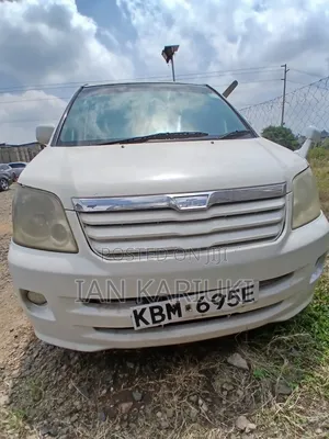 Toyota Noah 2003 White