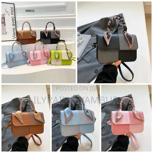 Ladies Hand Bags - thumbnail 3