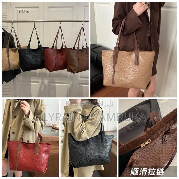 Ladies Hand Bags - thumbnail 9