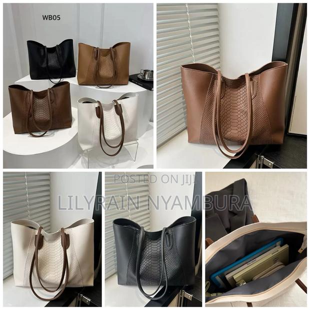 Ladies Hand Bags - thumbnail 11