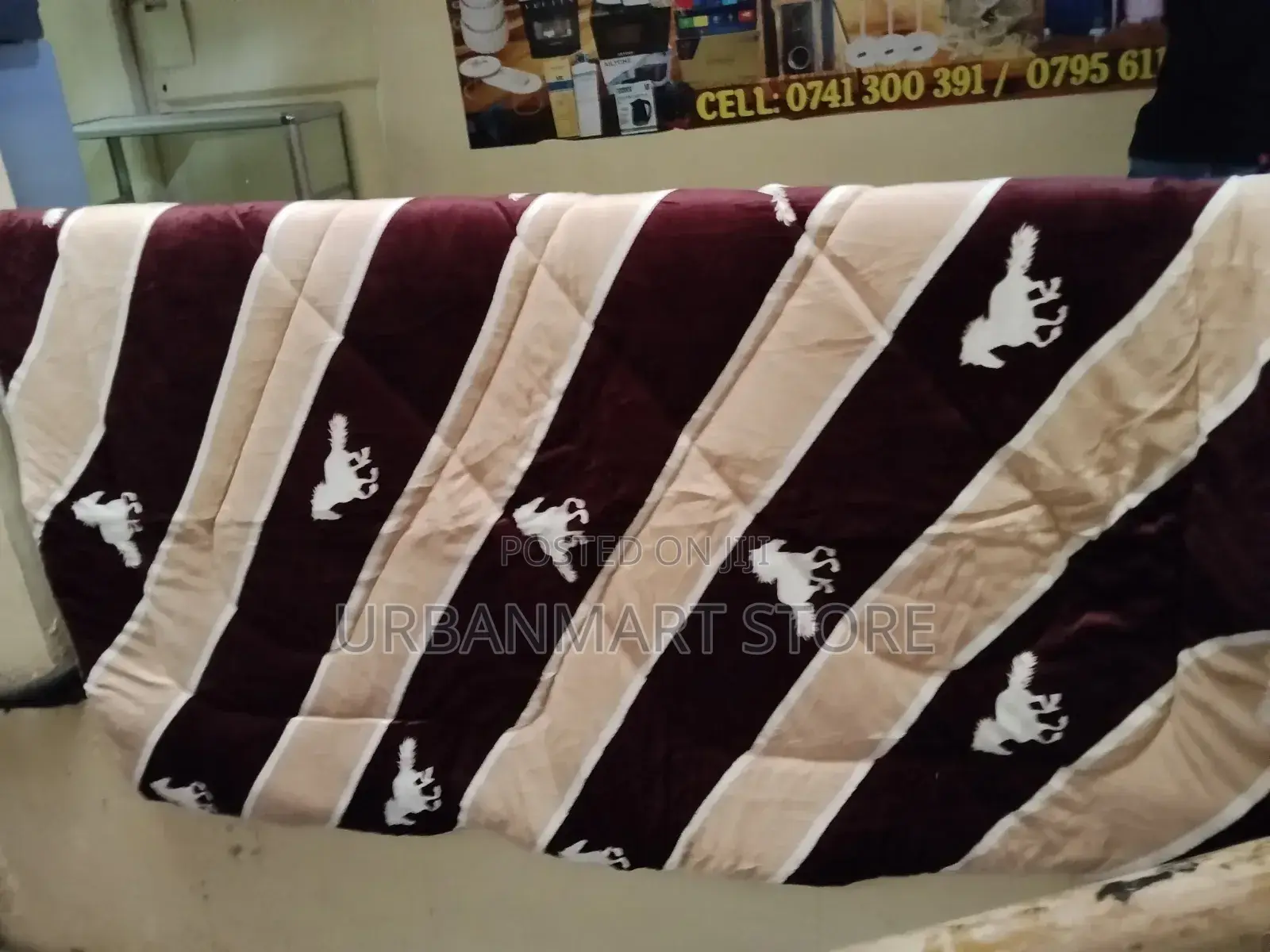 Elegant Warm Woolen Duvet 5x6 for Bedroom Comfort