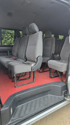 Toyota HiAce 2013 Silver
