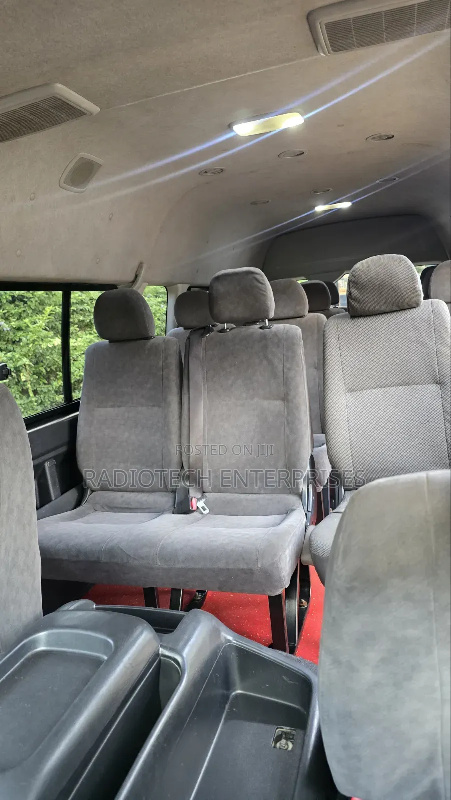 Toyota HiAce 2013 Silver