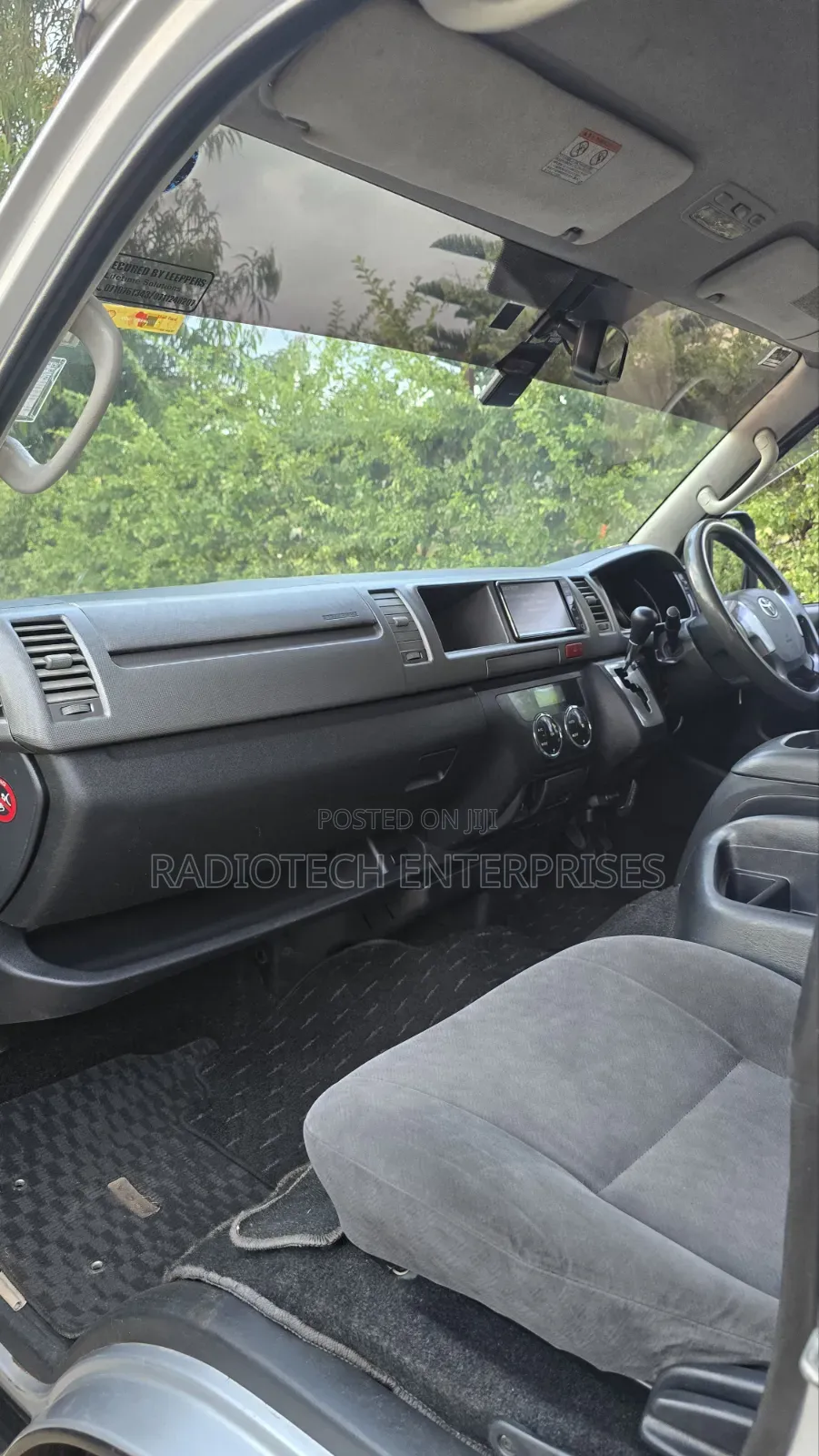 Toyota HiAce 2013 Silver