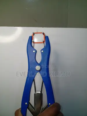Plastic Castration Elastrator