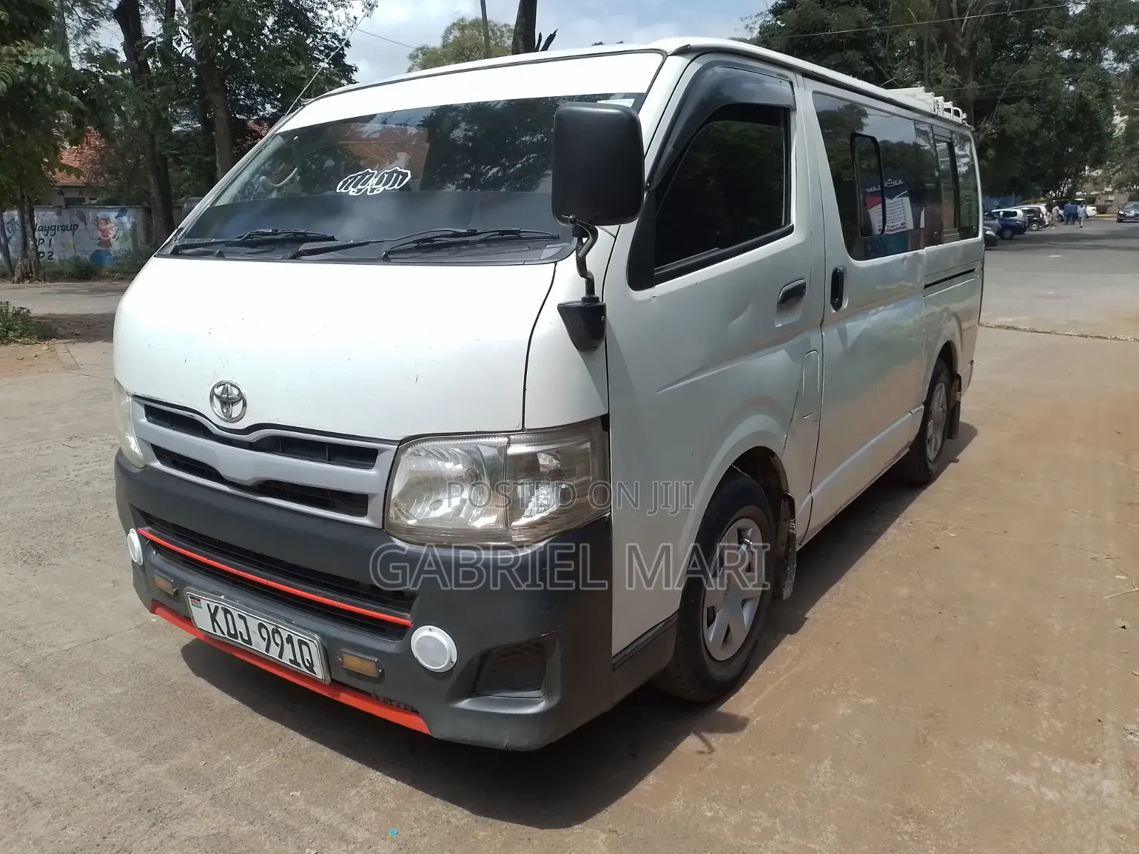 Toyota HiAce 2013 White