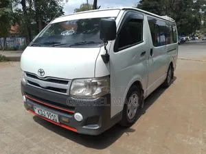 Toyota HiAce 2013 White
