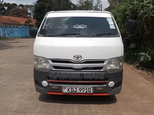 Toyota HiAce 2013 White