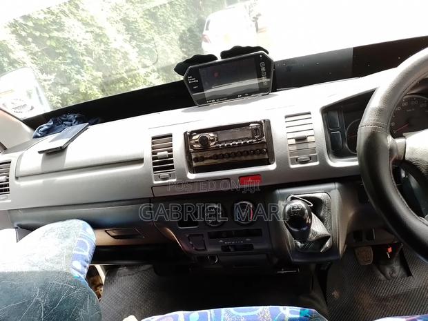 Toyota HiAce 2013 White - thumbnail 4